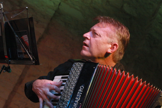 Zemlja bez granica: koncert Jelene Radan na Forumu foto: Angelo Virag Zemlja bez granica: koncert Jelene Radan na Forumu foto: Angelo Virag