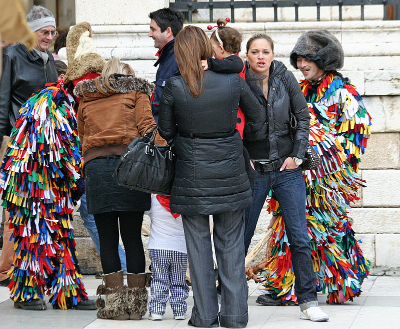 Povorka karnevalske skupine “Sovinjski pusti”