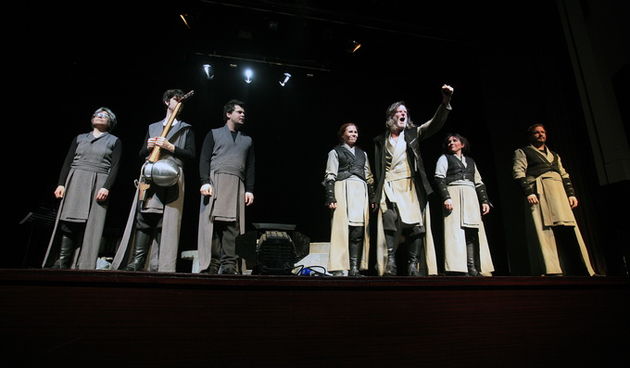 Rijeka, 250212.
U organizaciji muzeja starih racunala Peek & Poke u Hrvatskom kulturnom domu (HKD) na Susaku prikazana je prva klingonska opera na svijetu u izvedbi nizozemskog teatra Zeebelt. Opera pod nazivom U na jeziku je Klingonaca, izmisljenog ratni