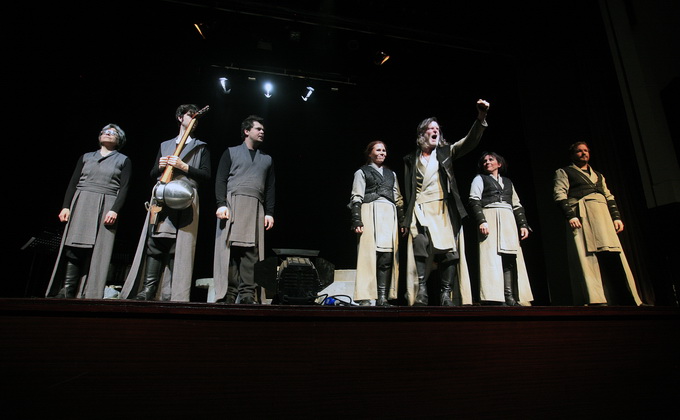 Rijeka, 250212.
U organizaciji muzeja starih racunala Peek & Poke u Hrvatskom kulturnom domu (HKD) na Susaku prikazana je prva klingonska opera na svijetu u izvedbi nizozemskog teatra Zeebelt. Opera pod nazivom U na jeziku je Klingonaca, izmisljenog ratni Rijeka, 250212.
U organizaciji muzeja starih racunala Peek & Poke u Hrvatskom kulturnom domu (HKD) na Susaku prikazana je prva klingonska opera na svijetu u izvedbi nizozemskog teatra Zeebelt. Opera pod nazivom U na jeziku je Klingonaca, izmisljenog ratni