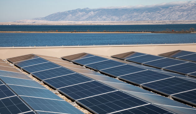 S radom započela nova fotonaponska elektrana postavljena na krovu pogona mrijestilišta u Ninu