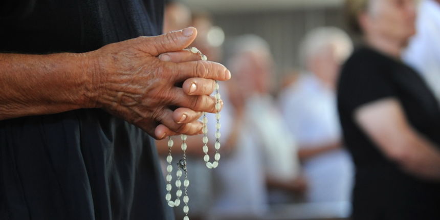 Zadar, 150811.
Danas je u zupnoj crkvi u Skabrnji na blagdan velike gospe odrzana misa koju je predvodio zadarski nadbiskup Zelimir Puljic nakon cega je odrzana i procesija kroz mjesto.
Foto: Andrija Lucic / CROPIX Zadar, 150811.
Danas je u zupnoj crkvi u Skabrnji na blagdan velike gospe odrzana misa koju je predvodio zadarski nadbiskup Zelimir Puljic nakon cega je odrzana i procesija kroz mjesto.
Foto: Andrija Lucic / CROPIX