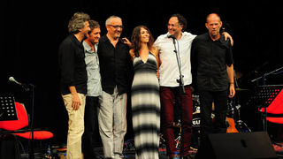 Zadar, .24.07.2012. snimio: Nenad Marčev
Brasil acoustic
Magda Mendes – vokal
Marcelo Godoy – vokal & akustična gitara
Nelson Latif – cavaquinho & akustična gitara
Gosti:
Renato Švorinić, bas,
Jadran Dučić Čićo, bubnjevi
Nebojša, ha Zadar, .24.07.2012. snimio: Nenad Marčev
Brasil acoustic
Magda Mendes – vokal
Marcelo Godoy – vokal & akustična gitara
Nelson Latif – cavaquinho & akustična gitara
Gosti:
Renato Švorinić, bas,
Jadran Dučić Čićo, bubnjevi
Nebojša, ha