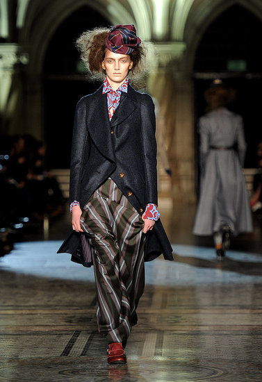 Vivienne Westwood Red Label, Jesen 2010.  (www.coutorture.com)