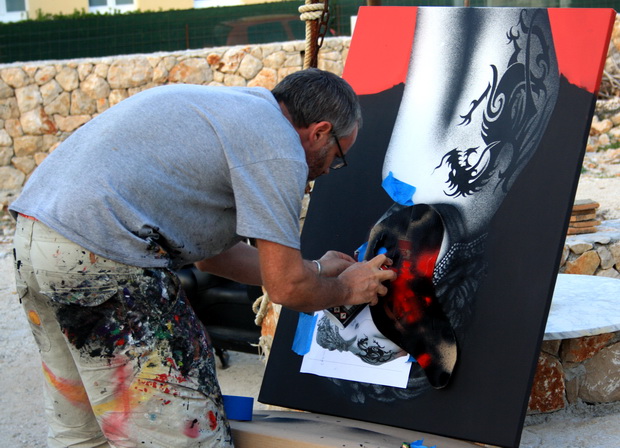 Street Art umjetnik Finbarr Fin DAC stvara u Ražancu, Foto: Nenad Nešović Street Art umjetnik Finbarr Fin DAC stvara u Ražancu, Foto: Nenad Nešović