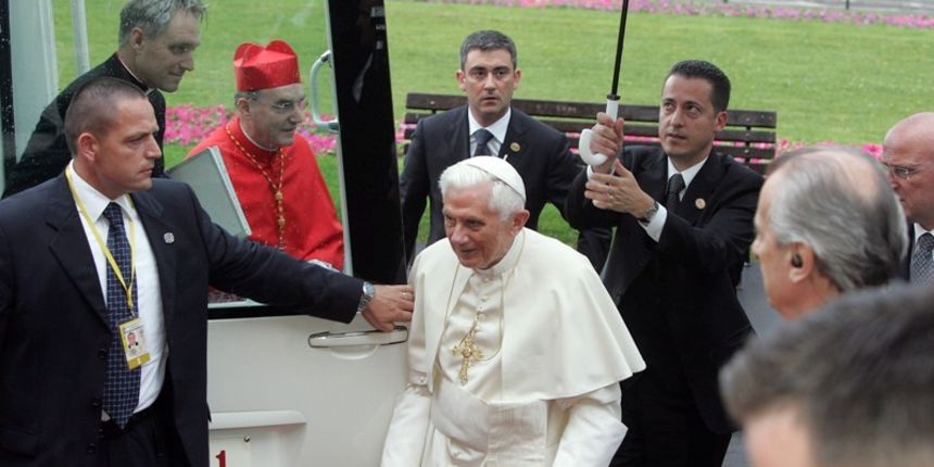 Papa Benedikt XVI: (Foto: FaH / POOL / Denis Ceric / CROPIX )