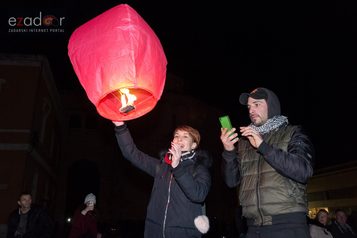 Humanitarni svjetlosni spektakl “Zaželi ljubav” na zadarskom Forumu, 18. veljače 2017. Humanitarni svjetlosni spektakl “Zaželi ljubav” na zadarskom Forumu, 18. veljače 2017.