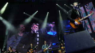 Skoplje, 240110.
Humanitarni koncert odrzan u Skoplju na kome su izvodjaci premijerno pjevali pjesme koje je komponirao Tose Proeski.
Na fotografiji: Boris Novkovic.
Foto: Maja Zlatevska / CROPIX Skoplje, 240110.
Humanitarni koncert odrzan u Skoplju na kome su izvodjaci premijerno pjevali pjesme koje je komponirao Tose Proeski.
Na fotografiji: Boris Novkovic.
Foto: Maja Zlatevska / CROPIX