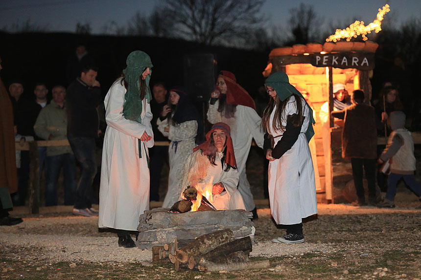 Blagdanski koncert okupio je brojne izvođače. Nastupio je Marko Perković Thompson, klapa Luna, klapa Kalelarga, klapa Hrvace