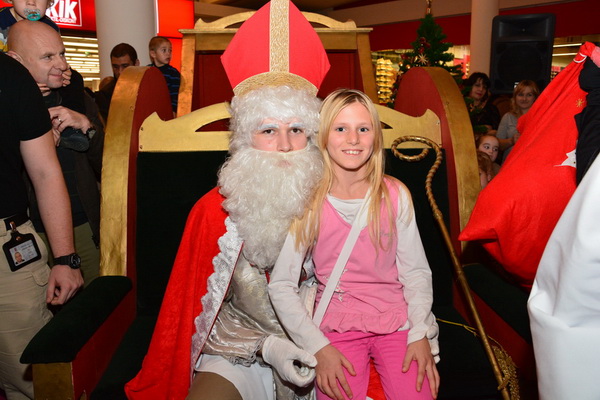 Supernova Zadar: Sveti Nikola i kamion Djeda mraza, Foto: Iva Perinčić Supernova Zadar: Sveti Nikola i kamion Djeda mraza, Foto: Iva Perinčić