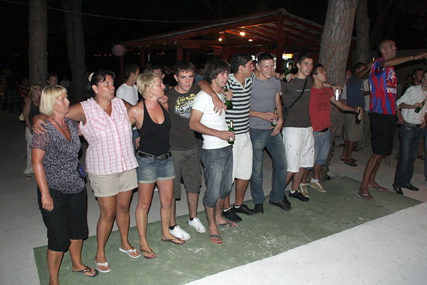 Biograd na Moru 17. srpnja 2009: Nastup Mladena Grdovica u diskoteci Marina Biograd na Moru 17. srpnja 2009: Nastup Mladena Grdovica u diskoteci Marina