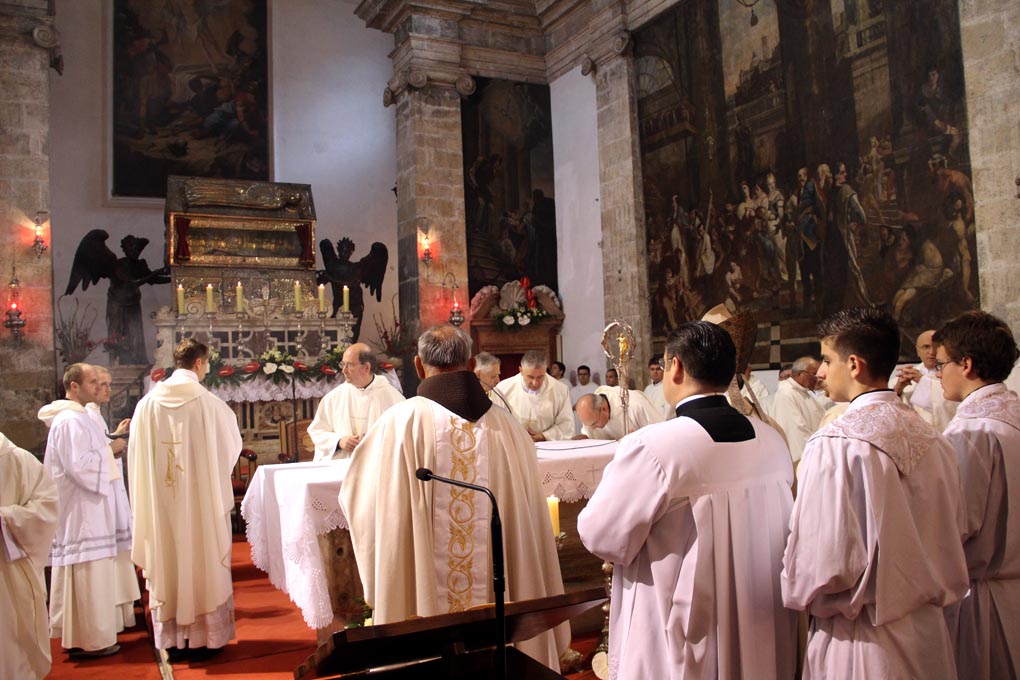 Svečano misno slavlje povodom blagdana sv. Šimuna, foto: Iva Perinčić Svečano misno slavlje povodom blagdana sv. Šimuna, foto: Iva Perinčić