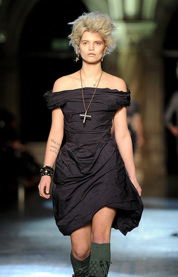 Vivienne Westwood Red Label, Jesen 2010.  (www.coutorture.com)