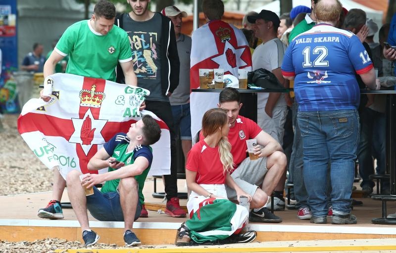 EURO 2016: Fan zona pored Eiffelovog tornja. Photo: Sanjin Strukić/PIXSELL EURO 2016: Fan zona pored Eiffelovog tornja. Photo: Sanjin Strukić/PIXSELL