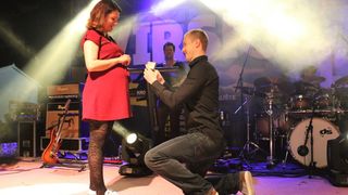 Ivan zaprosio Maju na virskom koncertu Tonyja Cetinskog