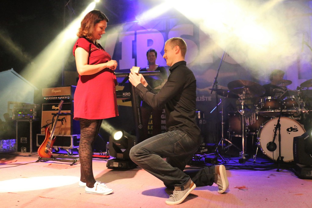 Ivan zaprosio Maju na virskom koncertu Tonyja Cetinskog