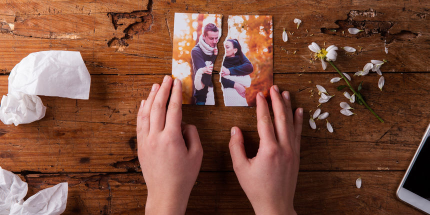 5. Imaju sarkastične komentare o partneru tijeklom fotkanja – kad par svađa na vjenčanju, stvari će se samo i najvjerojatnije dovesti do razvoda. Neki parovi kažu da se samo šale, ali obično postoji dublji razlog iza svake šale 5. Imaju sarkastične komentare o partneru tijeklom fotkanja – kad par svađa na vjenčanju, stvari će se samo i najvjerojatnije dovesti do razvoda. Neki parovi kažu da se samo šale, ali obično postoji dublji razlog iza svake šale