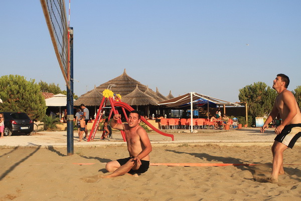 Na plaži Punta u Bibinjama održan 6. Memorijalni turnir u odbojci na pijesku za Tomislav Sikirića – Siku. Foto: Leo Banić Na plaži Punta u Bibinjama održan 6. Memorijalni turnir u odbojci na pijesku za Tomislav Sikirića – Siku. Foto: Leo Banić