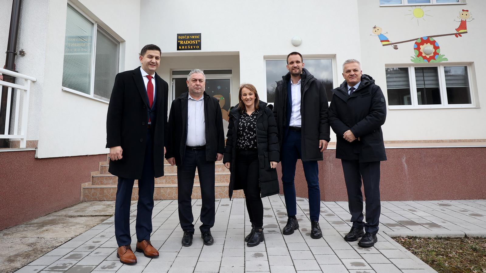 Ministar Šime Erlić obišao poslovnu zonu i vrtić u Kreševu