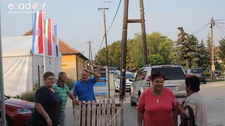 Bibinjci gradišćanskim Hrvatima darovali 1.82 metara visok kip sv. Roka Bibinjci gradišćanskim Hrvatima darovali 1.82 metara visok kip sv. Roka