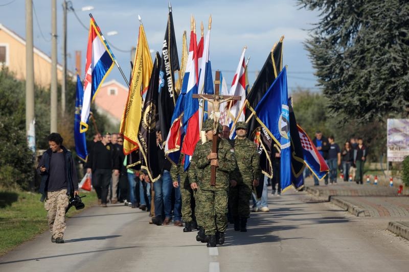 Kolonom sjećanja i polaganjem vijenaca obilježena 23. obljetnica stradanja Škabrnje, Foto: Filip Brala/PIXSELL Kolonom sjećanja i polaganjem vijenaca obilježena 23. obljetnica stradanja Škabrnje, Foto: Filip Brala/PIXSELL