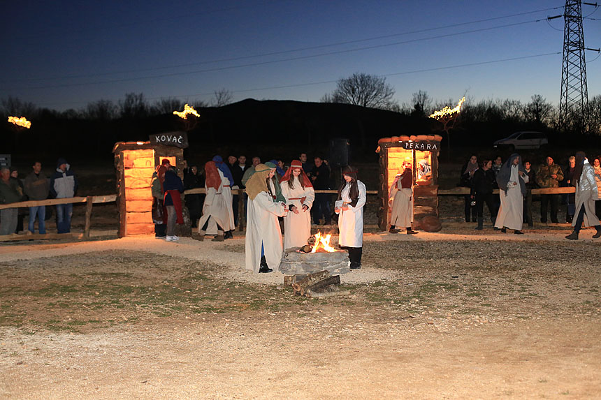 Blagdanski koncert okupio je brojne izvođače. Nastupio je Marko Perković Thompson, klapa Luna, klapa Kalelarga, klapa Hrvace