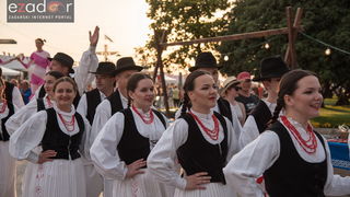 Otvoren 12. biogradski Gastro stol Otvoren 12. biogradski Gastro stol