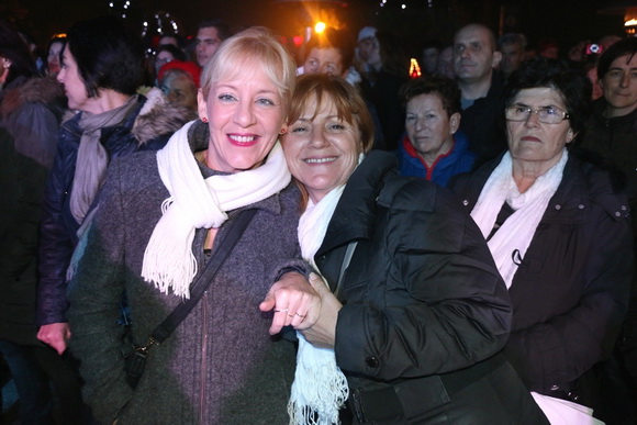 Vir: Božićna fešta uz Dražena Zečića Zeku Vir: Božićna fešta uz Dražena Zečića Zeku