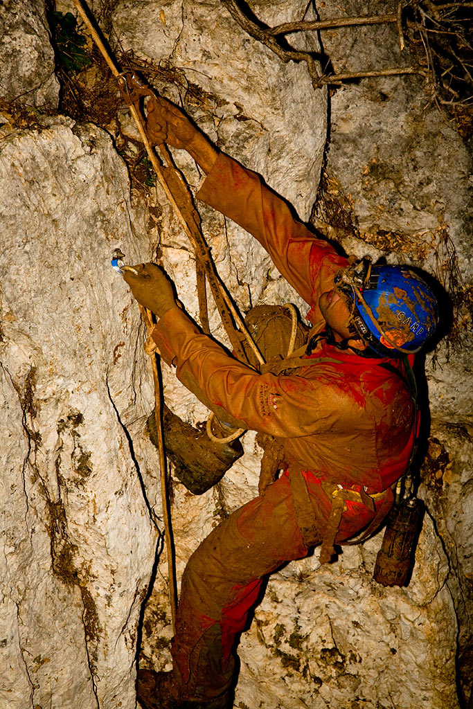 HGSS-ova akcija spašavanja pasa iz Živkine jame (foto: Zoran Erceg)