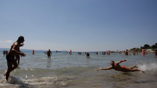 Split, 120611.
Na splitskim Bacvicama odrzano je 7. Prvenstvo svita u piciginu. Naslov pobjednika drugu godinu za redom osvojila je ekipa A1.
Foto: Ante Cizmic / CROPIX Split, 120611.
Na splitskim Bacvicama odrzano je 7. Prvenstvo svita u piciginu. Naslov pobjednika drugu godinu za redom osvojila je ekipa A1.
Foto: Ante Cizmic / CROPIX