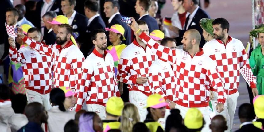 Rio de Janeiro: Ceremonija svečanog otvaranja Olimpijskih igara. Hrvatski olimpijci u defileu predvođenio Josipom Pavićem. Photo: Igor Kralj/PIXSELL Rio de Janeiro: Ceremonija svečanog otvaranja Olimpijskih igara. Hrvatski olimpijci u defileu predvođenio Josipom Pavićem. Photo: Igor Kralj/PIXSELL