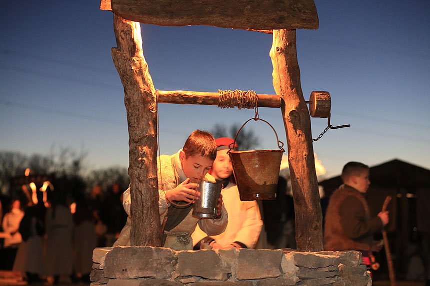Blagdanski koncert okupio je brojne izvođače. Nastupio je Marko Perković Thompson, klapa Luna, klapa Kalelarga, klapa Hrvace