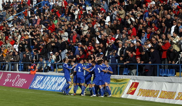Zadar, 050409.
Stadion u Stanovima.
Nogomet, 1. HNL 24. kolo susret, Zadar – Rijeka.
Na fotografiji slavlje.
Foto: Jure Miskovic / CROPIX