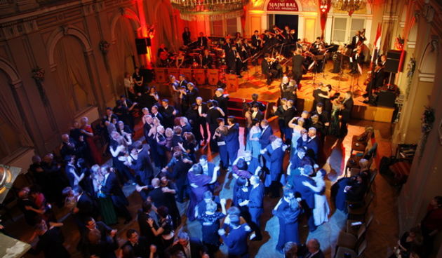 Varazdin, 040210.
U varazdinskom HNK odrzava se 18. Sjajni bal grada Varazdina, koji ugoscuje mnoge poznate uzvanike, od uglednih diplomata, glumaca, gospodarstvenika i politicara.
Ovogodisnji bal odrzava se u znaku majstora talijanske opere Gioacchino An