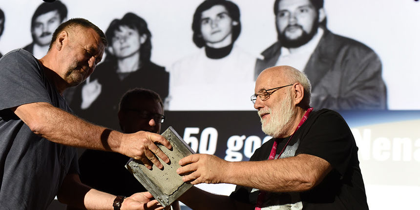 Nenad Puhovski nagrađen za pola stoljeća filmske izdržljivosti Nenad Puhovski nagrađen za pola stoljeća filmske izdržljivosti