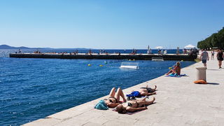 Đir uz more 19. srpnja 2016. – Uvala Draženica, kupalište Jadran, Moprske orgulje i Pozdrav suncu, zadarska riva… Foto: Mladen Malik Đir uz more 19. srpnja 2016. – Uvala Draženica, kupalište Jadran, Moprske orgulje i Pozdrav suncu, zadarska riva… Foto: Mladen Malik