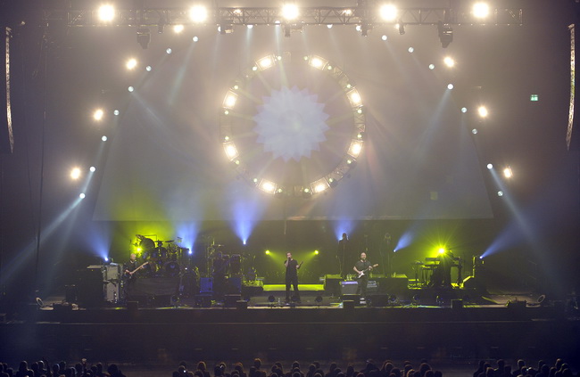 Split, 050210.
U Spaladium Areni The Australian Pink Floyd Show odrzali su koncert pred 4000 posjetitelja.
Grupa TAPFS vec 20 godina uspjesno izvodi obrade cuvene grupe Pink Floyd u svom vrlo prepoznatljivom stilu. Poceli su 1988. godine u Adelaideu i sad Split, 050210.
U Spaladium Areni The Australian Pink Floyd Show odrzali su koncert pred 4000 posjetitelja.
Grupa TAPFS vec 20 godina uspjesno izvodi obrade cuvene grupe Pink Floyd u svom vrlo prepoznatljivom stilu. Poceli su 1988. godine u Adelaideu i sad