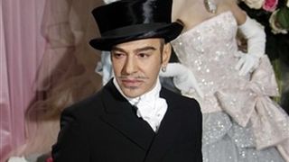 Gibsonove djevojke, genijalni Galliano i ljutiti Armani (Index.hr)