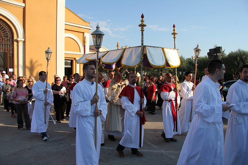 Arbanasi: Procesija povodom blagdana Tijelova 19. lipnja 2014.  foto: Bernard Kotlar