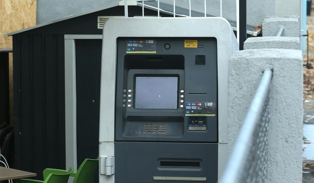 Opljačkana dva bankomata u Zagrebu: policija traga za nepoznatim počiniteljima