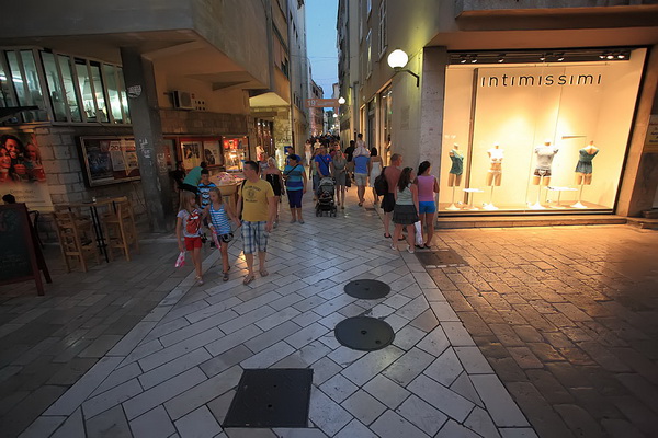 Skitnja gradom 22. srpnja 2013.  Foto: Roberto Lerga