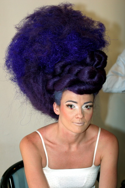 Zadar, 090610.
Na 8. Matrix World Touru 2010. u Zatonu kraj Zadra okupili su se frizeri iz desetak zemalja. Na spektakularnom trodnevnom druzenju koje organizira L’Oreal bilo je oko tisucu gostiju.
Foto: Branislav Grgurovic /CROPIX