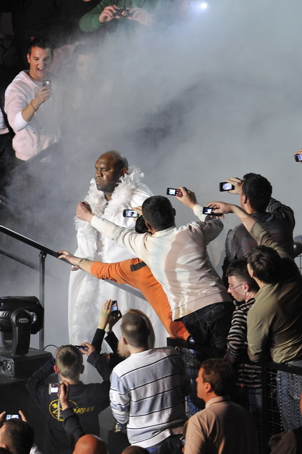 Split, 270310.
Veceras se u Spaladium Areni odrzava spektakl “Obracun u ringu 10” povodom 15-te obljetnice boksackog kluba Pit Bull. Borci ce nastupiti u 17 atraktivnih K1 i MMA ( ultimate fight) borbama.
Na fotografiji: Bob Sapp i Sascha Weinpolter.
Foto