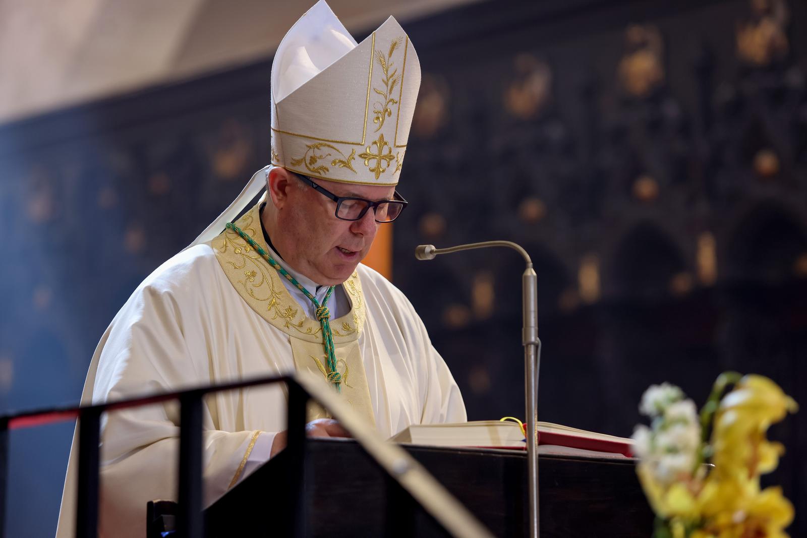 Uskršnja misa, katedrala Svete Stošije Uskršnja misa, katedrala Svete Stošije