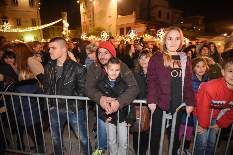 Advent u Zadru: Neponovljivi Neno Belan ponovo oduševio Zadrane. Foto: Dino Stanin/PIXSELL Advent u Zadru: Neponovljivi Neno Belan ponovo oduševio Zadrane. Foto: Dino Stanin/PIXSELL