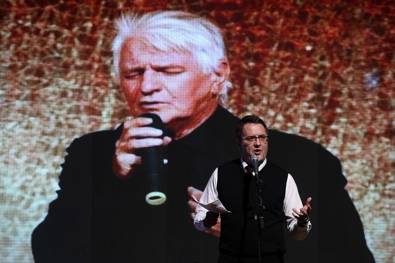 U koncertnoj dvorani Vatroslav Lisinski održan koncert “Hiljade pahulja bijelih” posvećen Kemalu Montenu. Foto. Goran Stanzl/PIXSELL U koncertnoj dvorani Vatroslav Lisinski održan koncert “Hiljade pahulja bijelih” posvećen Kemalu Montenu. Foto. Goran Stanzl/PIXSELL
