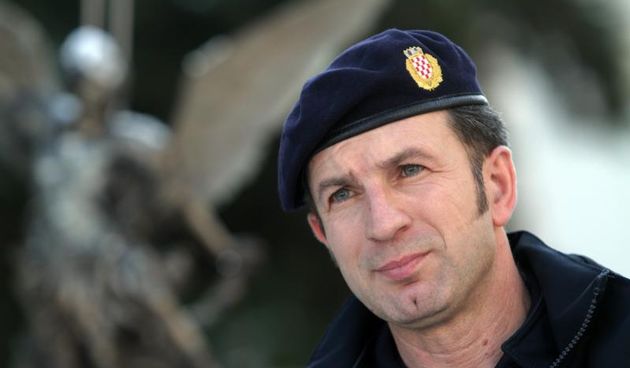 Policajac PU zadarske Petar Strmota diplomirao je i magistrirao na Pravnom fakultetu. Photo: Filip Brala/PIXSELL