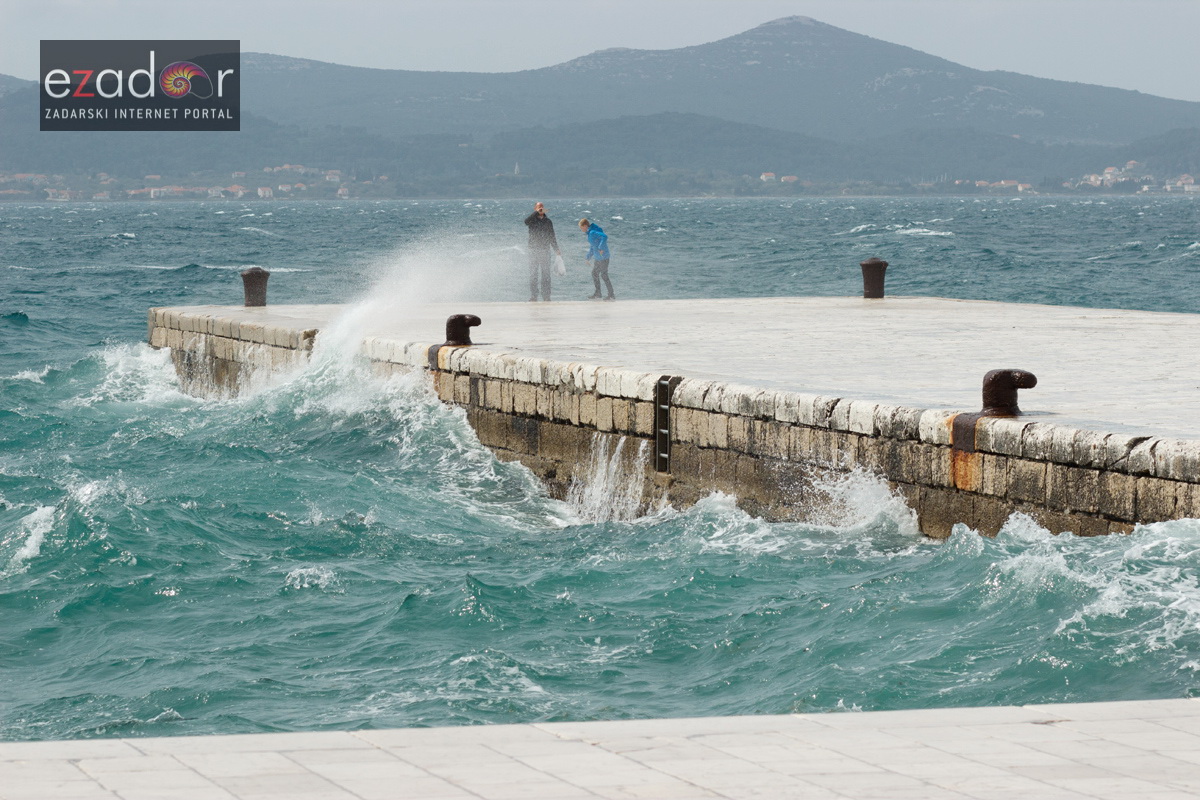 Đir po gradu, petak 30. ožujka 2018. Đir po gradu, petak 30. ožujka 2018.