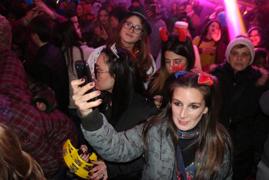 Virski Karneval veliko finale: nastupila Maja Šuput Virski Karneval veliko finale: nastupila Maja Šuput