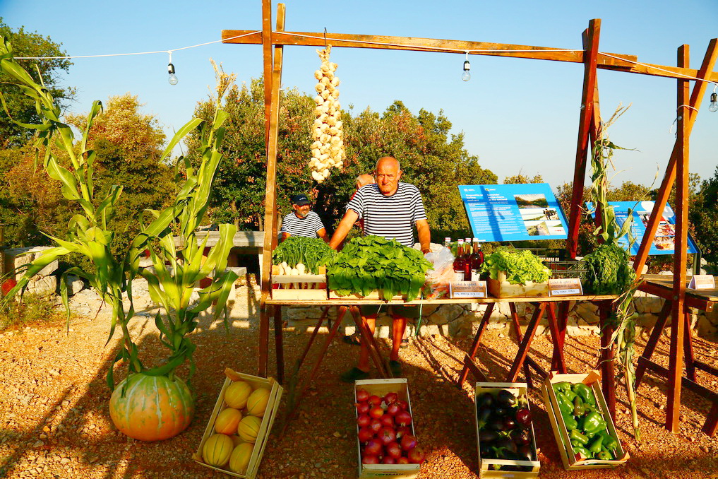 Sajam “Luka i igara” na vidikovcu Kamenjak Sajam “Luka i igara” na vidikovcu Kamenjak